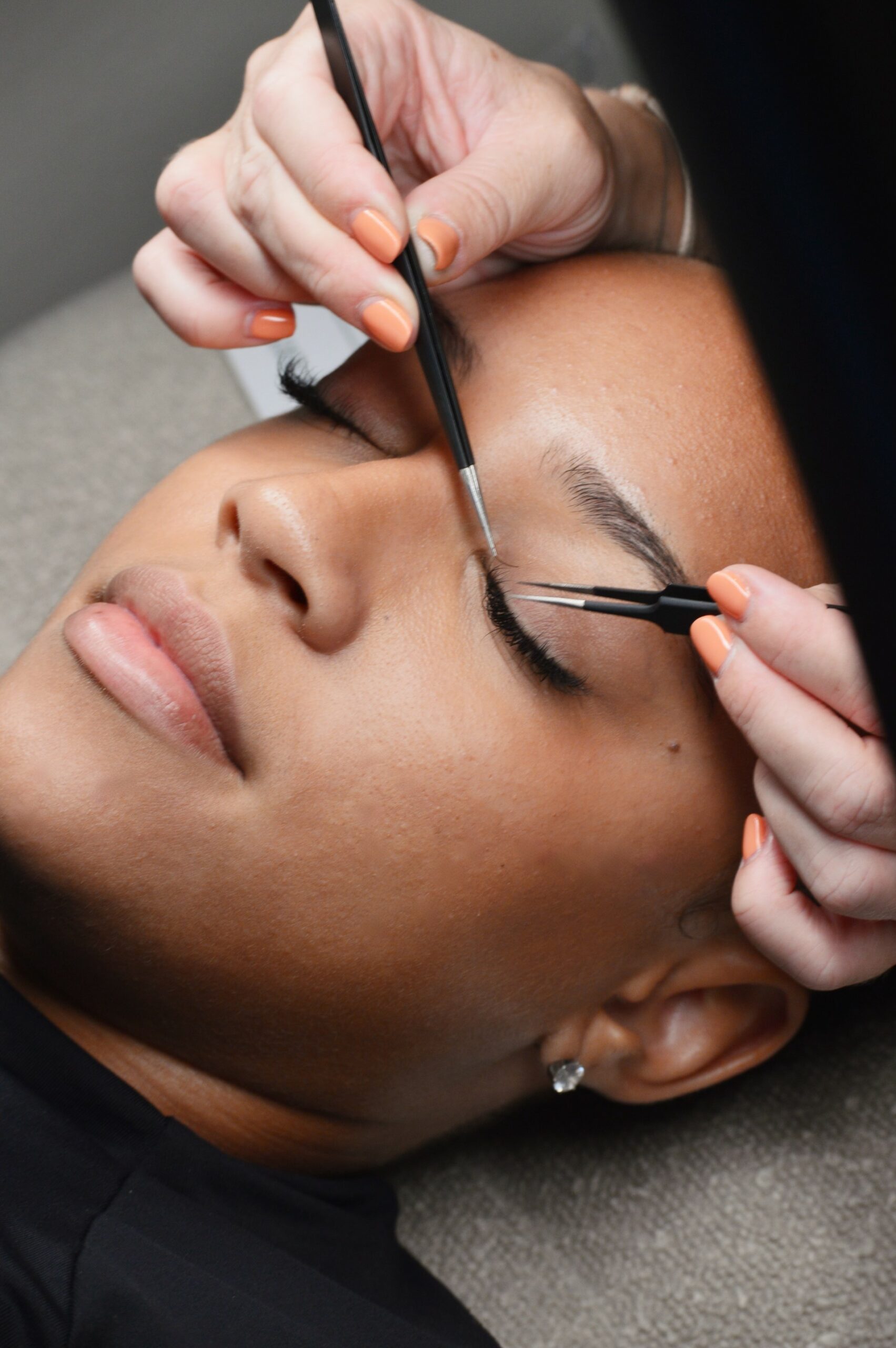 LV STUDIO Brows and lashes